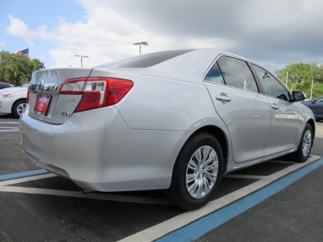 Pre owned 2012 toyota camry hybrid